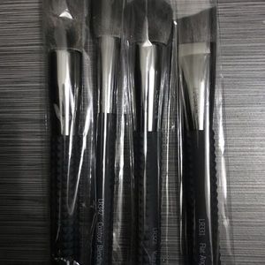 Laruce brush set